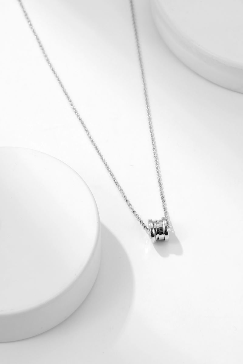 Bv1g*ai necklaces